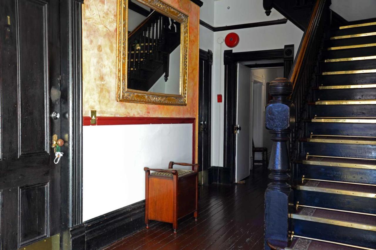 Vancouver Hideaway Guesthouse Екстериор снимка